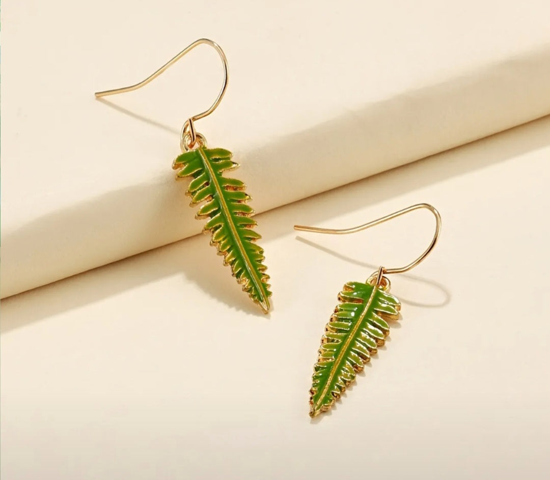 Leaf earrings-metal