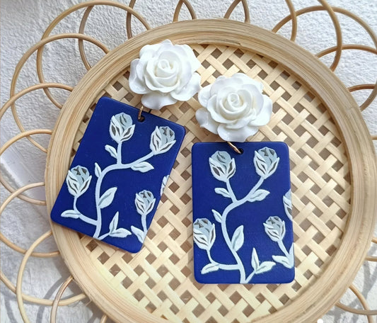 Elegant White flower earrings